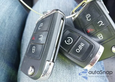 2021 Volkswagen Tiguan 2.0T Se/2.0T Se R-Line Black/2.0T Sel z USA, uszkodzony, nr VIN 3VV2B7AX4MM021283